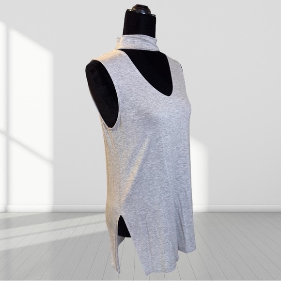 🌼3/$15🌼 Sleeveless top size: Large - Picture 3 of 7